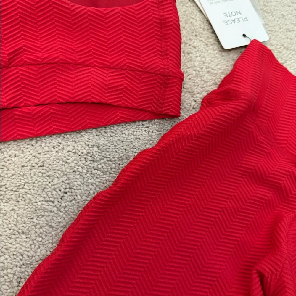 Bombshell Leggings and Sports Bra Set- cross listed on Mercari! - Picture 5 of 5